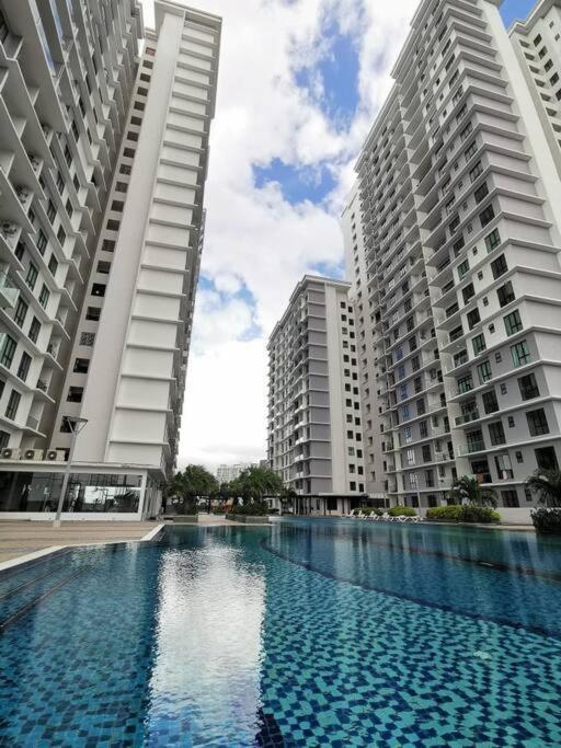 Platino 2Bedrooms Paradigm Mall Netflix By Stay