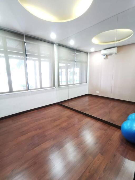 Platino 2Bedrooms Paradigm Mall Netflix By Stay *